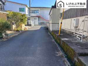草津市矢橋町、土地の前面道路を含む現地写真画像です