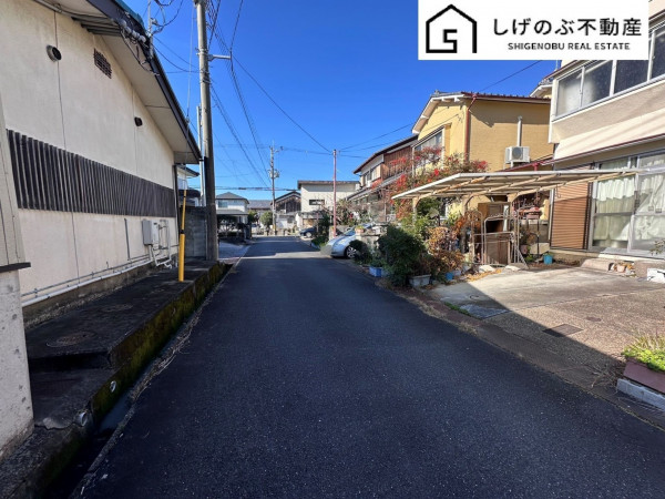 草津市矢橋町、土地の前面道路を含む現地写真画像です