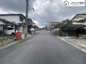 湖南市柑子袋西、土地の前面道路を含む現地写真画像です