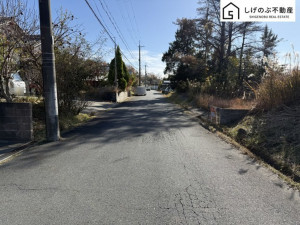 蒲生郡日野町、土地の前面道路を含む現地写真画像です