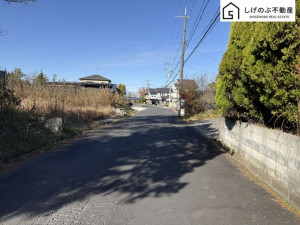 蒲生郡日野町、土地の前面道路を含む現地写真画像です