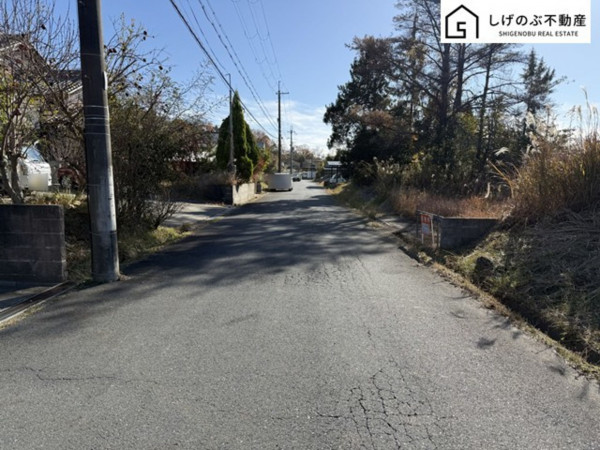 蒲生郡日野町、土地の前面道路を含む現地写真画像です