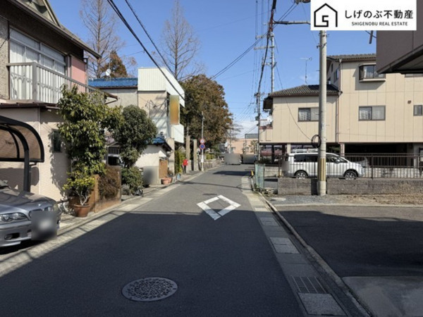 草津市草津、土地の前面道路を含む現地写真画像です