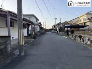 湖南市下田、土地の前面道路を含む現地写真画像です