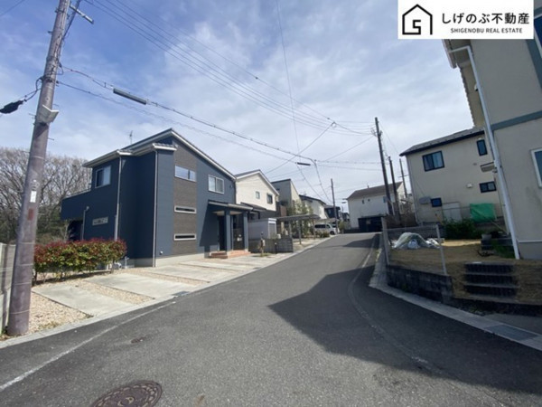 湖南市日枝山手台、中古一戸建ての画像です