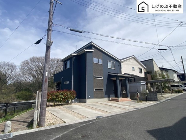 湖南市日枝山手台、中古一戸建ての画像です