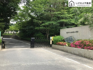 栗東市下戸山、土地の小学校画像です
