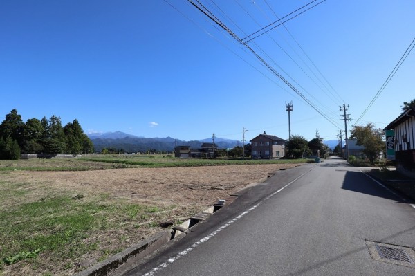 中新川郡立山町沢端、土地の外観画像です