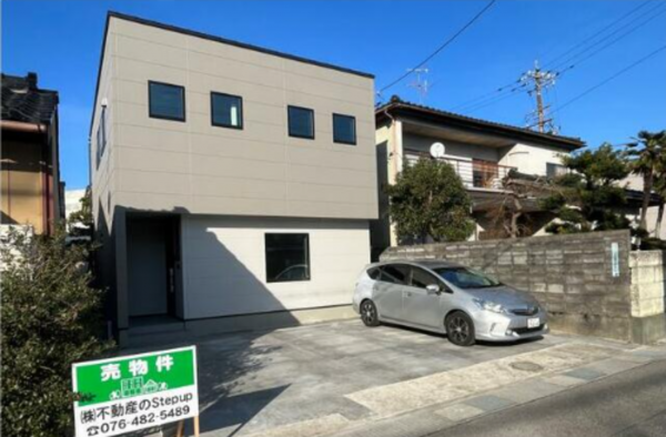 富山市弥生町、中古一戸建ての間取り画像です