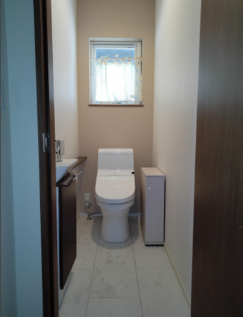 河北郡津幡町、中古一戸建てのトイレ画像です