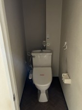 南砺市田中、収益物件/店舗事務所のトイレ画像です