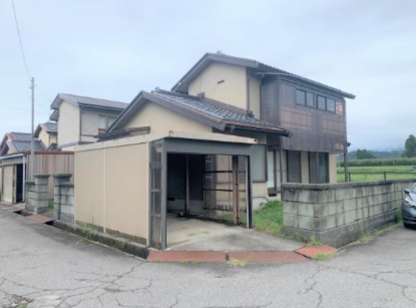 魚津市六郎丸、中古一戸建ての外観画像です