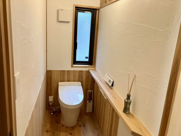 富山市下大久保、中古一戸建てのトイレ画像です