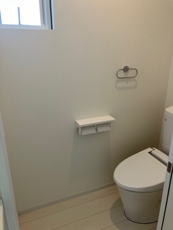 富山市経堂新町、中古一戸建てのトイレ画像です