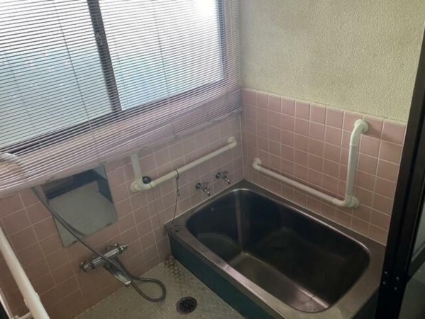 富山市ひよどり南台、中古一戸建ての風呂画像です