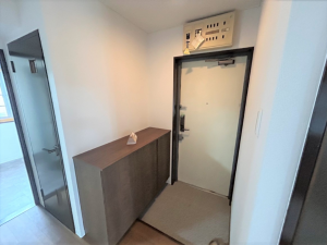富山市東田地方町、マンションの玄関画像です