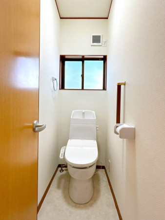 富山市四ツ葉町、中古一戸建てのトイレ画像です