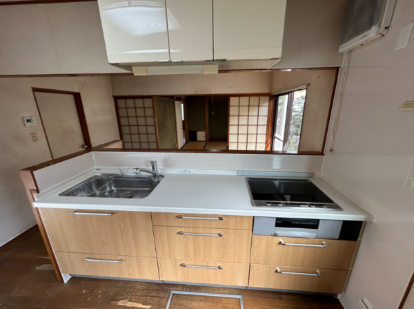 富山市四ツ葉町、中古一戸建てのキッチン画像です