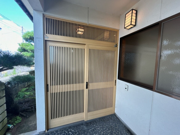 富山市四ツ葉町、中古一戸建ての玄関画像です