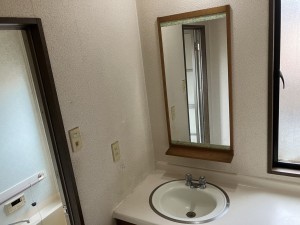 富山市赤田、中古一戸建ての洗面画像です