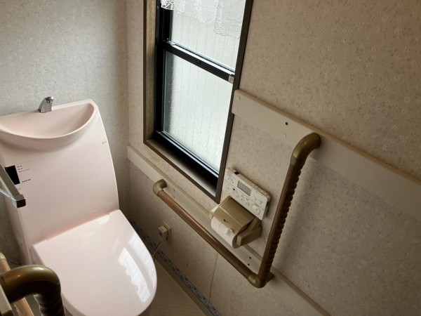 富山市赤田、中古一戸建てのトイレ画像です