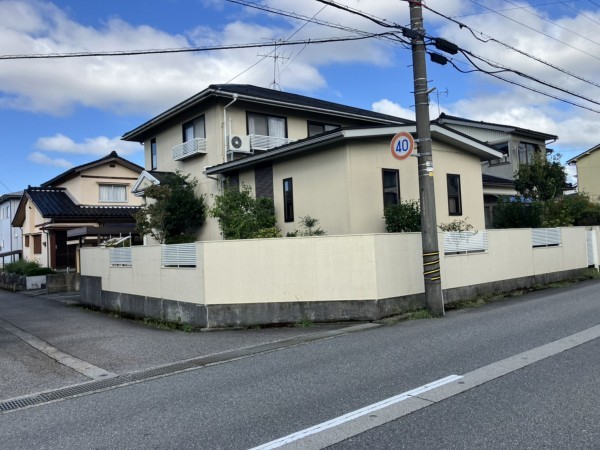 富山市赤田、中古一戸建ての外観画像です