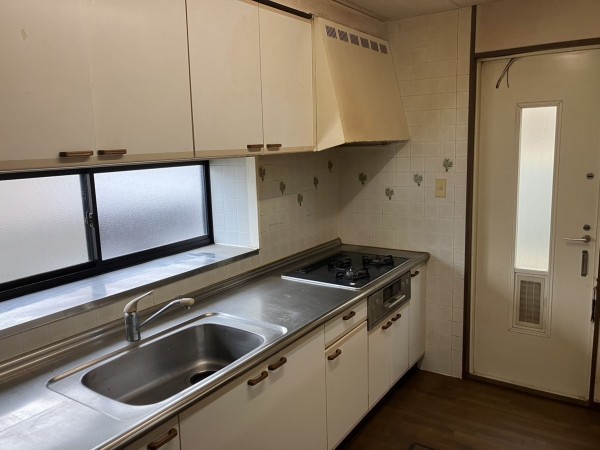 富山市赤田、中古一戸建てのキッチン画像です