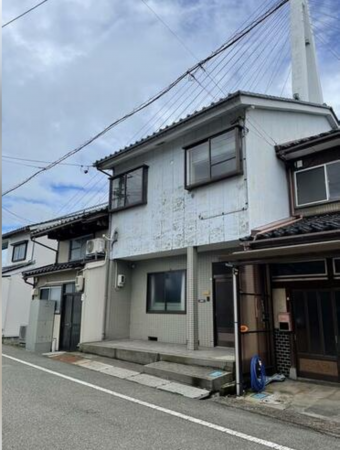 射水市堀岡、中古一戸建ての外観画像です