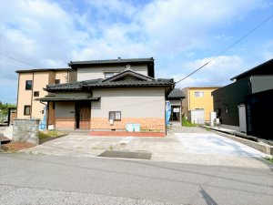 富山市新庄町、中古一戸建ての外観画像です