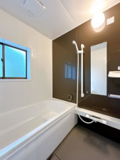 富山市町村、中古一戸建ての風呂画像です