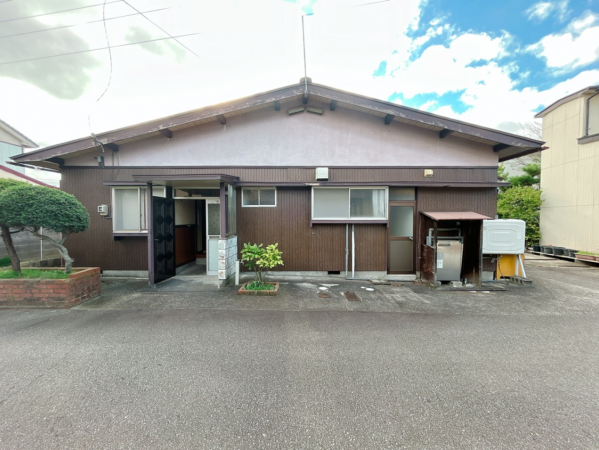 富山市町村、中古一戸建ての外観画像です