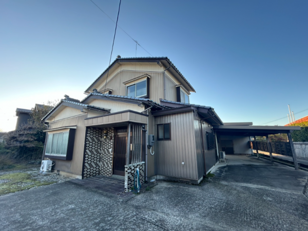 魚津市平伝寺、中古一戸建ての画像です