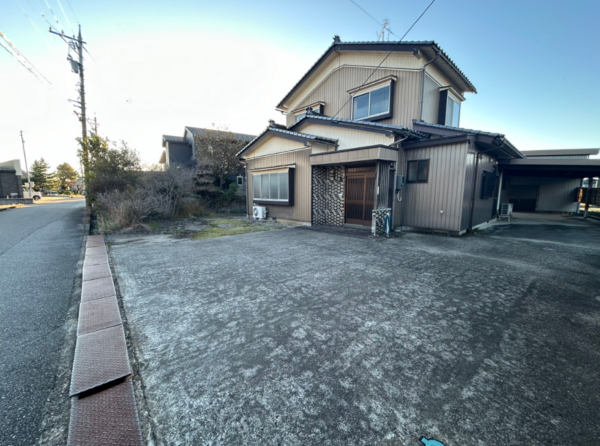 魚津市平伝寺、中古一戸建ての画像です