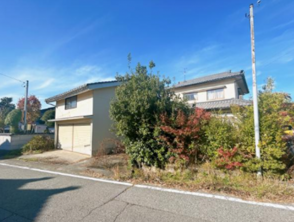黒部市三日市、中古一戸建ての外観画像です