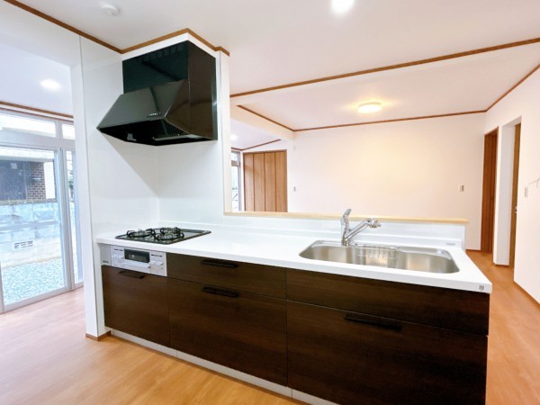 富山市月岡町、中古一戸建てのキッチン画像です