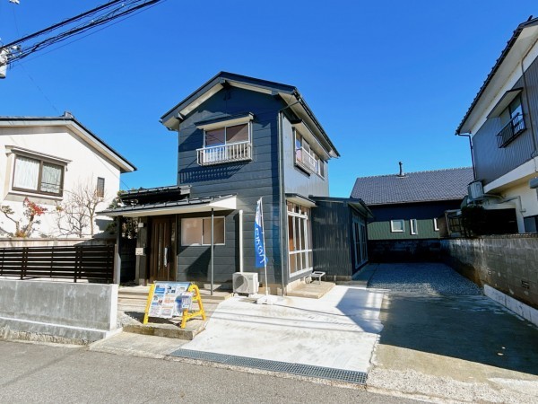 富山市月岡町、中古一戸建ての外観画像です