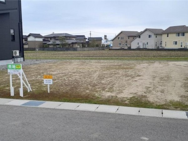 高岡市横田、土地の画像です