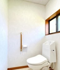 富山市松若町、中古一戸建てのトイレ画像です