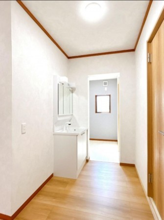 富山市松若町、中古一戸建ての洗面画像です