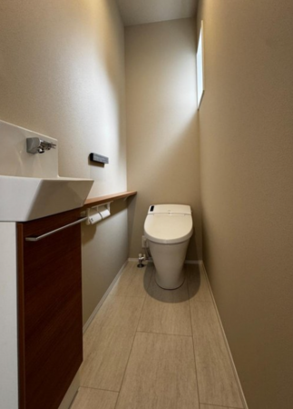 富山市布瀬町南、新築一戸建てのトイレ画像です