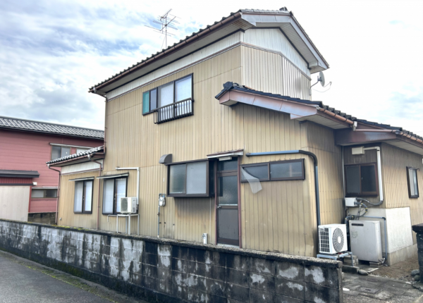 富山市富岡町、中古一戸建ての外観画像です