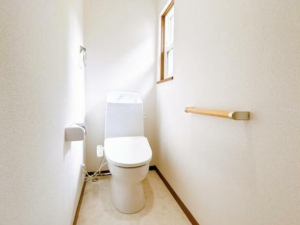富山市八尾町上高善寺、中古一戸建てのトイレ画像です