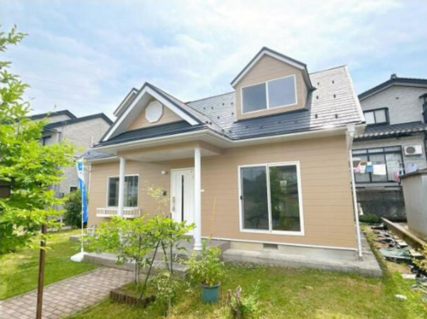 富山市八尾町上高善寺、中古一戸建ての外観画像です