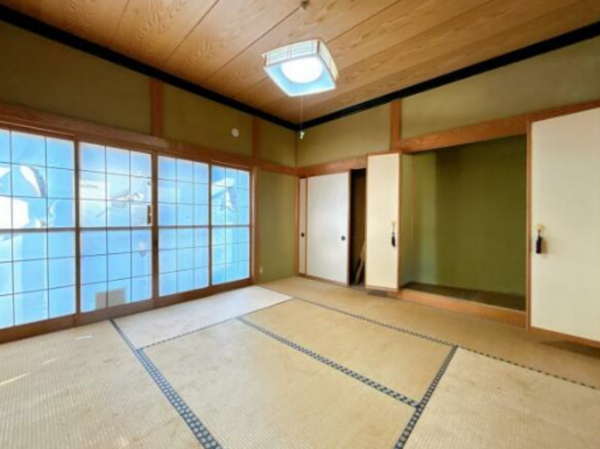 魚津市六郎丸、中古一戸建ての画像です
