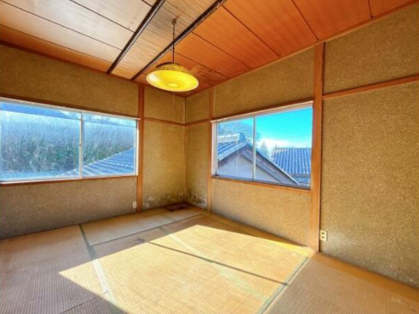 魚津市六郎丸、中古一戸建ての画像です