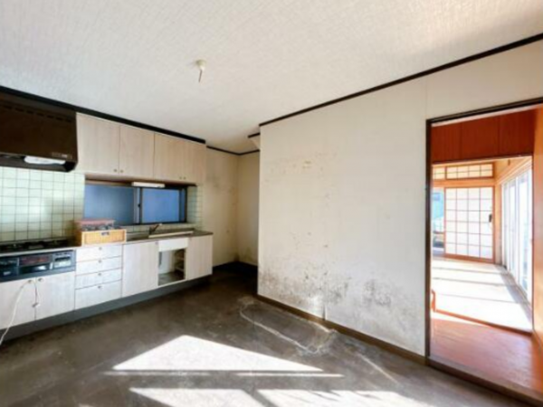 魚津市六郎丸、中古一戸建ての画像です