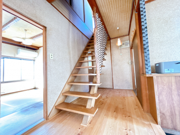富山市本郷町、中古一戸建ての玄関画像です