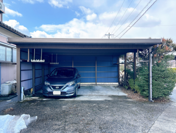 富山市本郷町、中古一戸建ての駐車場画像です