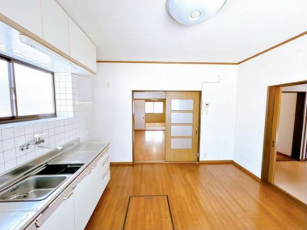 滑川市曲渕、中古一戸建てのキッチン画像です