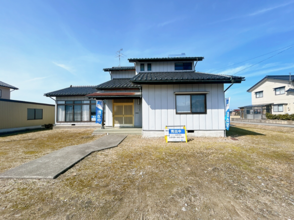滑川市曲渕、中古一戸建ての外観画像です